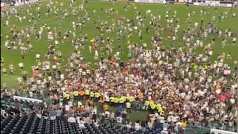 Juventus fans storm stadium pitch to protest against potential Romelu Lukaku signing