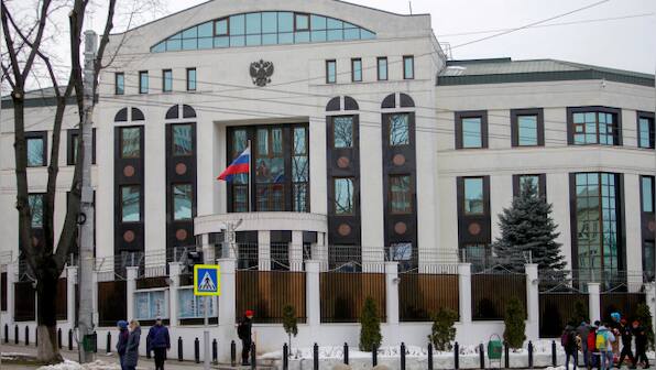 Twenty-two Russian diplomats leave Moldova as relations slide