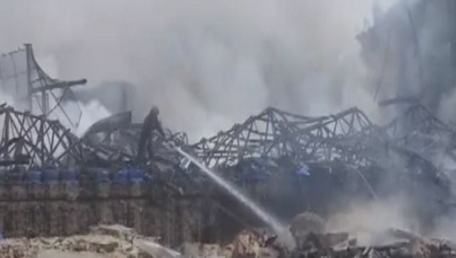 Massive fire at chemical godown in Delhi's Alipur; no injuries reported Massive fire at chemical godown in Delhi's Alipur; no injuries reported
