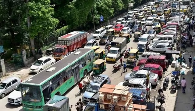 Traffic Woes: How Bengaluru's vehicular congestion has led to a loss of nearly Rs 20,000 crore Traffic Woes: How Bengaluru's vehicular congestion has led to a loss of nearly Rs 20,000 crore