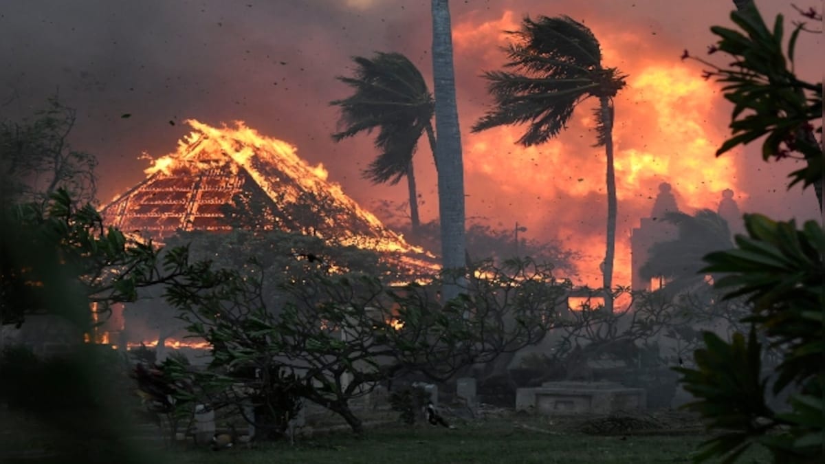 At least six dead as wildfire razes Hawaiian town, Biden sends military to control situation