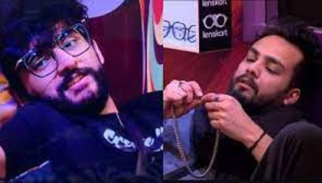 Bigg Boss OTT 2: Abhishek Malhan gifts Elvish Yadav his chain as a token of friendship; internet dismayed Bigg Boss OTT 2: Abhishek Malhan gifts Elvish Yadav his chain as a token of friendship; internet dismayed