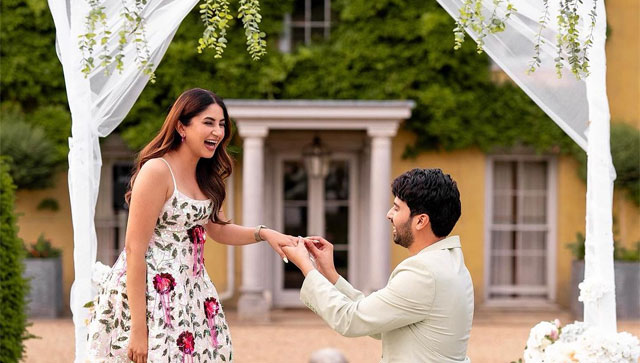 Armaan Malik's dreamy proposal to girlfriend Aashna Shroff can't be missed, singer says 'Our forever has just begun' Armaan Malik's dreamy proposal to girlfriend Aashna Shroff can't be missed, singer says 'Our forever has just begun'