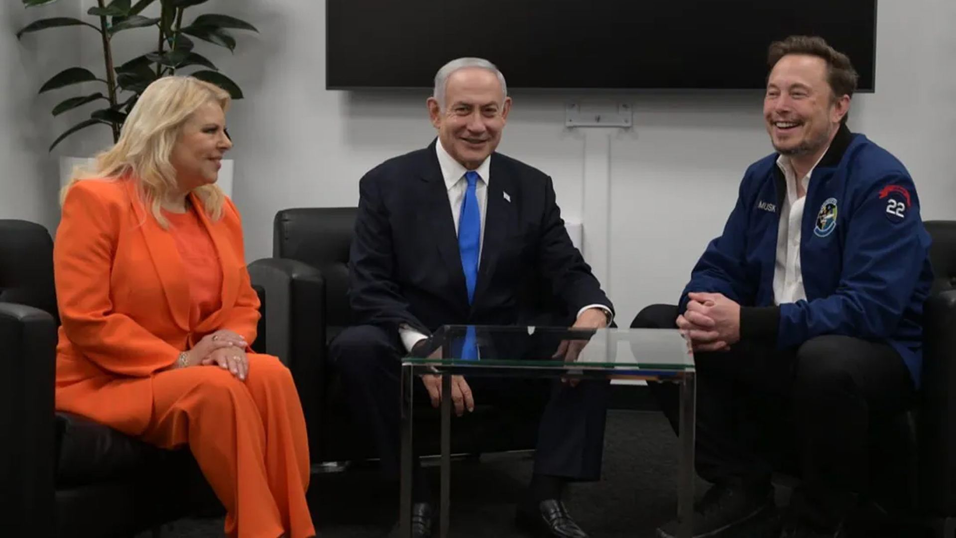 Elon Musk fans flame with a Nazi joke soon after Netanyahu defends his hand gesture Elon Musk fans flame with a Nazi joke soon after Netanyahu defends his hand gesture