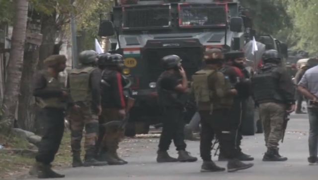 Security forces encircle two LeT terrorists holed up in J&K's Anantnag Security forces encircle two LeT terrorists holed up in J&K's Anantnag