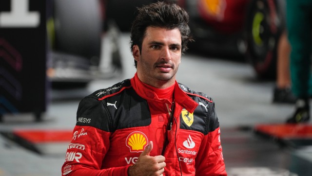 Formula 1: Carlos Sainz takes Singapore Grand Prix pole position after Max Verstappen's 'shocking' qualifying Formula 1: Carlos Sainz takes Singapore Grand Prix pole position after Max Verstappen's 'shocking' qualifying