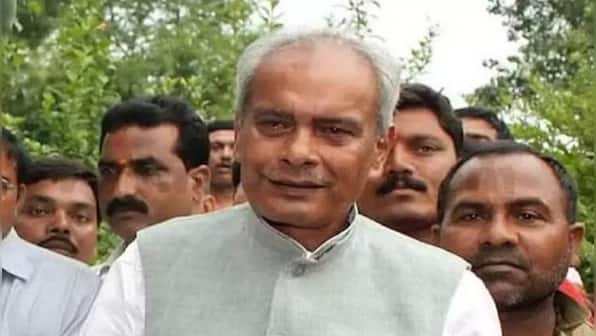 SC awards life imprisonment to former Lok Sabha MP Prabhunath Singh in double murder case