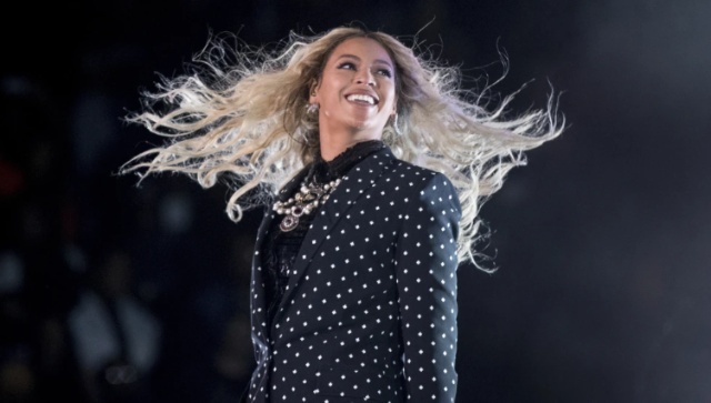 Beyoncé shines bright among Hollywood stars during Renaissance concert tour stop in Los Angeles Beyoncé shines bright among Hollywood stars during Renaissance concert tour stop in Los Angeles