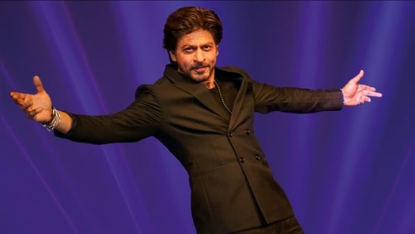Fan to Shah Rukh Khan, 'Can I get married at Mannat?' Actor's reply is lit