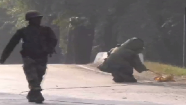 Suspected IED detected on Srinagar-Baramulla National Highway, defused Suspected IED detected on Srinagar-Baramulla National Highway, defused