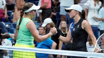US Open 2023: Defending champion Swiatek stunned by Ostapenko as Djokovic cruises to quarters