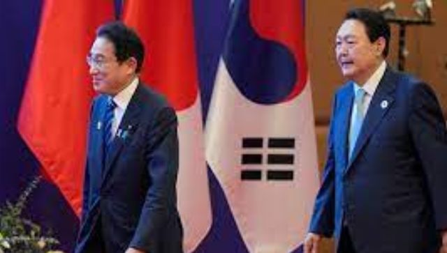 To begin trilateral exchanges, South Korea, Japan, China to hold summit at ‘earliest convenient time’ To begin trilateral exchanges, South Korea, Japan, China to hold summit at ‘earliest convenient time’