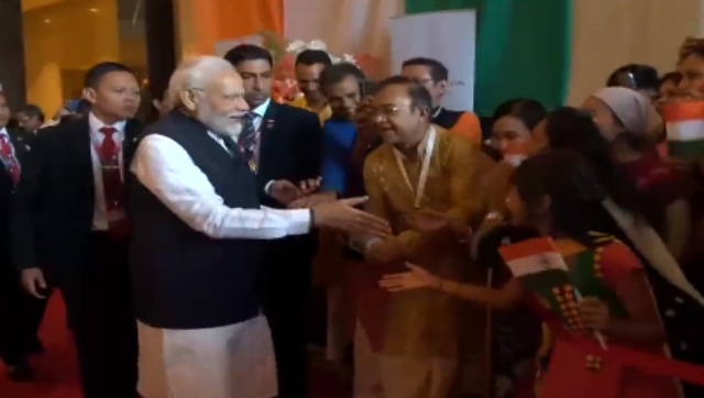 WATCH: Indian diaspora gives rousing welcome to PM Modi, had been waiting since 3 am at Jakarta hotel WATCH: Indian diaspora gives rousing welcome to PM Modi, had been waiting since 3 am at Jakarta hotel