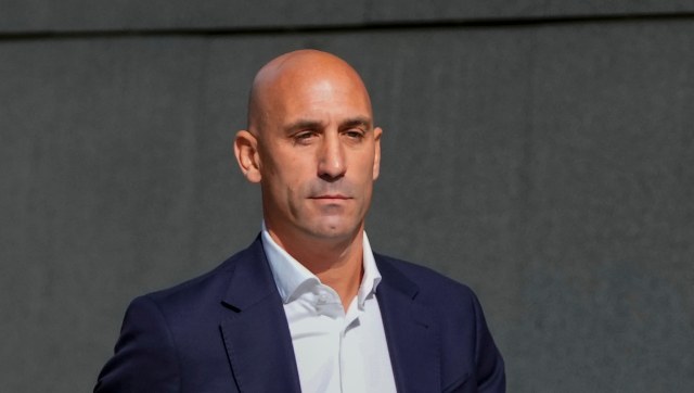 Ex- Spanish football president Luis Rubiales given restraining order after denying wrongdoing in 'kiss' controversy Ex- Spanish football president Luis Rubiales given restraining order after denying wrongdoing in 'kiss' controversy