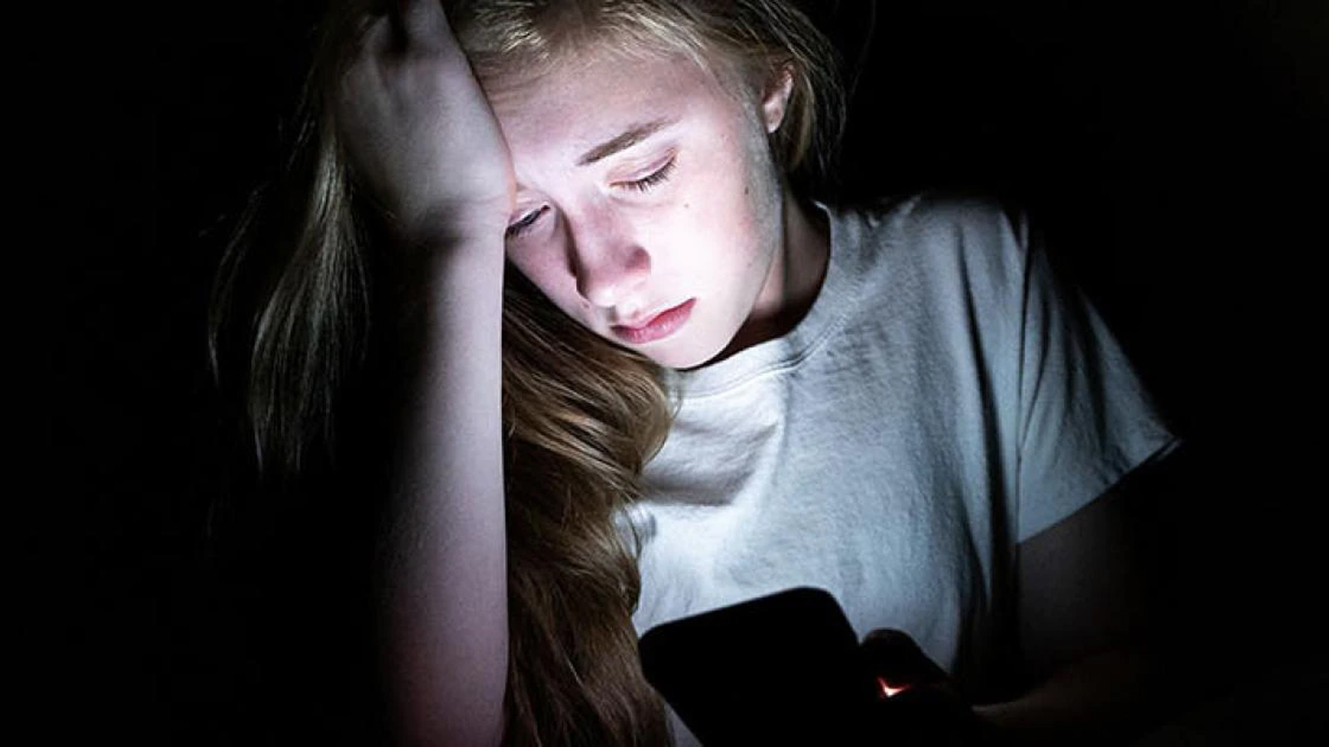 Spanish teenagers were sent AI nudes of themselves, authorities can't arrest, prosecute any one Spanish teenagers were sent AI nudes of themselves, authorities can't arrest, prosecute any one