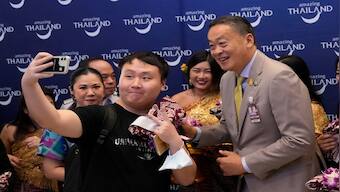 Thailand receives first Chinese visitors under new visa-free policy to boost tourism