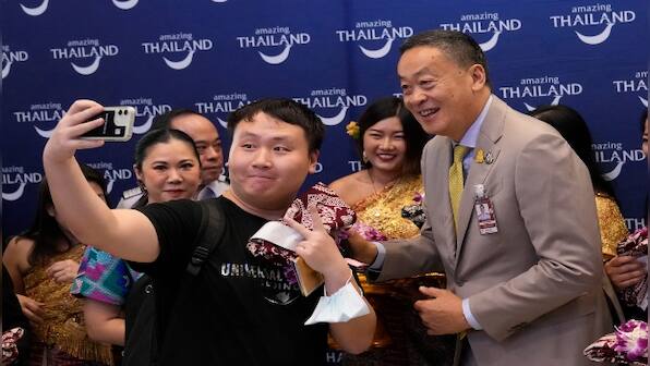 Thailand receives first Chinese visitors under new visa-free policy to boost tourism