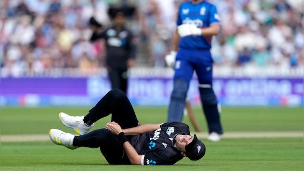 Tim Southee fractures bone in right thumb as New Zealand suffer multiple injury scares in 4th England ODI