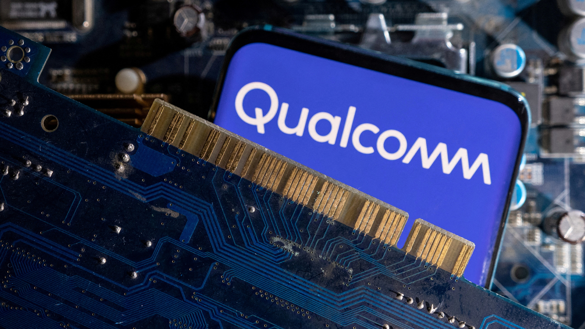 US-based Qualcomm downsizes staff in Shanghai over China’s dwindling economy US-based Qualcomm downsizes staff in Shanghai over China’s dwindling economy