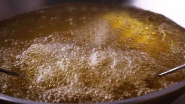 Tamil Nadu: Man dies as wife pours hot oil on him while he was asleep