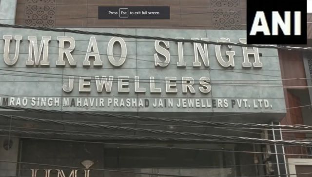 Rs 25 crore jewellery heist in Delhi: Burglars bore hole in shop’s wall, rob gold, diamond ornaments Rs 25 crore jewellery heist in Delhi: Burglars bore hole in shop’s wall, rob gold, diamond ornaments
