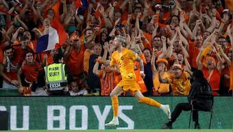 Euro 2024 Qualifying: Wout Weghorst keeps Netherlands on course as Ireland stumble