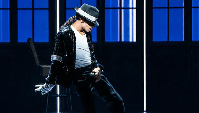 Michael Jackson's moonwalk hat up for auction, expected to fetch between $64,000 to $107,000 Michael Jackson's moonwalk hat up for auction, expected to fetch between $64,000 to $107,000
