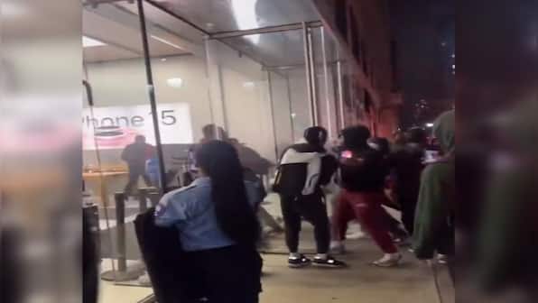 WATCH: Over 100 masked teens ransack, loot Philadelphia stores leading to several arrests
