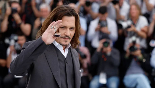 Johnny Depp returns to direction after 25 years for his next film 'Modi' with Al Pacino Johnny Depp returns to direction after 25 years for his next film 'Modi' with Al Pacino