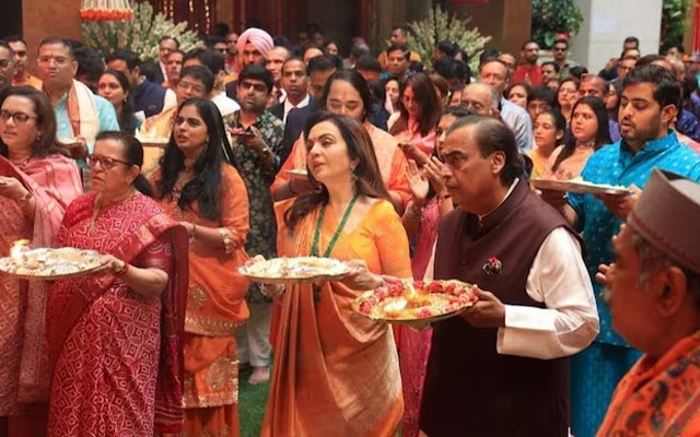 Ganesh Chaturthi 2023: Mukesh Ambani and Nita Ambani host a grand Ganpati celebration at their residence Antilia Ganesh Chaturthi 2023: Mukesh Ambani and Nita Ambani host a grand Ganpati celebration at their residence Antilia