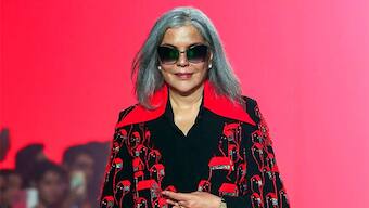 Zeenat Aman has an advice to younger generation, says, 'Don't jump into bed right away'