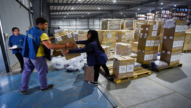 Argentina heads to polls in grip of fierce economic crisis Argentina heads to polls in grip of fierce economic crisis