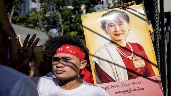 Myanmar junta orders airstrikes to recover lost outposts