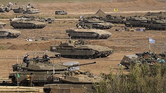 Are tensions between Netanyahu and military delaying Israel's invasion?