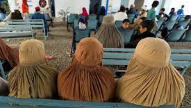 Many Afghan refugees to leave as Pakistan gives last warning to undocumented migrants Many Afghan refugees to leave as Pakistan gives last warning to undocumented migrants