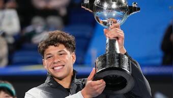 Tennis roundup: Ben Shelton wins first ATP title; triumphs also for Gael Monfils, Alexander Bublik