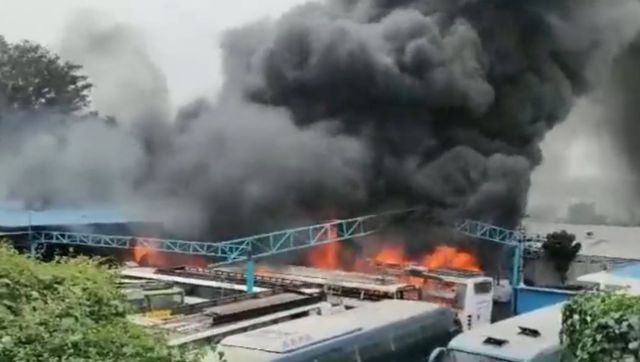 Video: Massive fire breaks out near Veerbhadra Nagar in Karnataka's Bengaluru, several buses gutted in blaze Video: Massive fire breaks out near Veerbhadra Nagar in Karnataka's Bengaluru, several buses gutted in blaze
