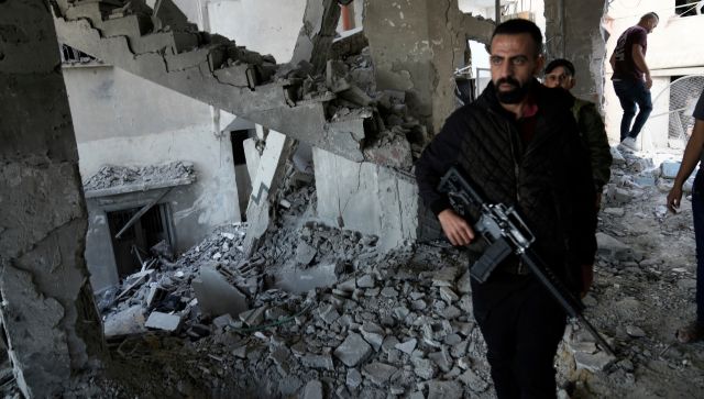 Hamas terrorists were carrying instructions for using cyanide-based chemical weapons, linking to Al Qaeda Hamas terrorists were carrying instructions for using cyanide-based chemical weapons, linking to Al Qaeda