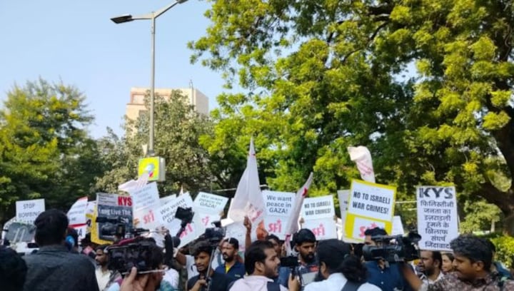 Students from JNU, Jamia Millia Islamia and Delhi University detained as they try to hold protest near Israeli embassy