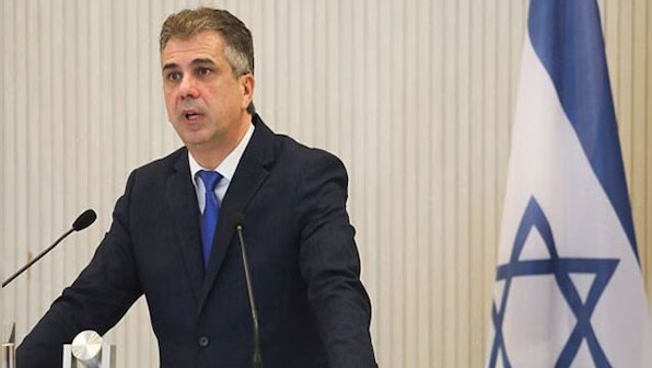 Israeli Foreign Minister Eli Cohen heads to New York with families of hostages held by Hamas