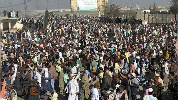 Sharp increase in Afghans leaving Pakistan due to illegal migrant crackdown, say UN agencies