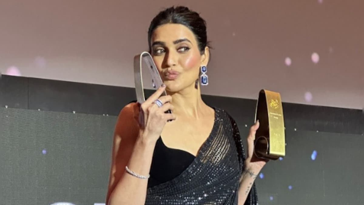 Karishma Tanna bags Best Actress for Scoop at Busan Film Festival