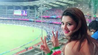 Urvashi Rautela loses '24 carat real gold' iPhone during IND-PAK World Cup match; internet has hilarious reactions