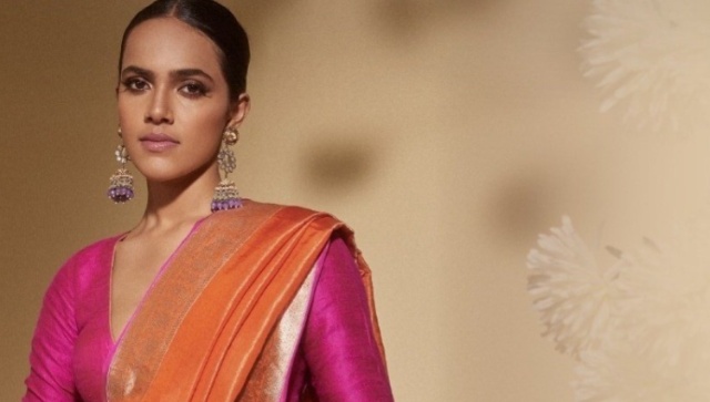 Nalli Silks trolled for its latest ad featuring model without bindi Nalli Silks trolled for its latest ad featuring model without bindi