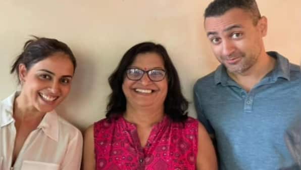 Imran Khan-Genelia Deshmukh's new project on the cards? Viral pic sparks speculation