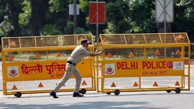 Viral Video: Delhi Police constable hit by SUV at Connaught Place, goes flying into air Viral Video: Delhi Police constable hit by SUV at Connaught Place, goes flying into air