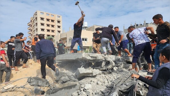 Hundreds killed in Gaza hospital blast; Hamas, Israel trade blame, protests erupt