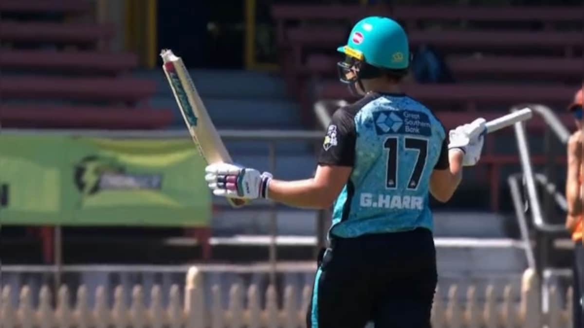 WATCH: Grace Harris smashes six with broken bat in Women's Big Bash League