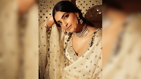 Sonam Kapoor looks every bit regal in white Anarkali as she turns showstopper for designer Abhinav Mishra