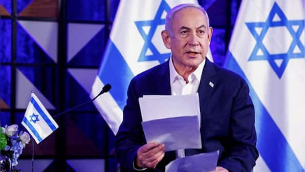 Netanyahu afraid Gaza will be Israel’s Vietnam? He is dragging feet on full invasion while army twitches on trigger